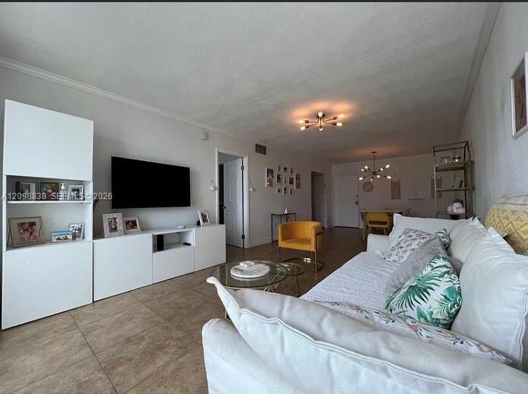 В аренду: $1,850 (1 спален, 1 ванн, 712 Квадратных фут)