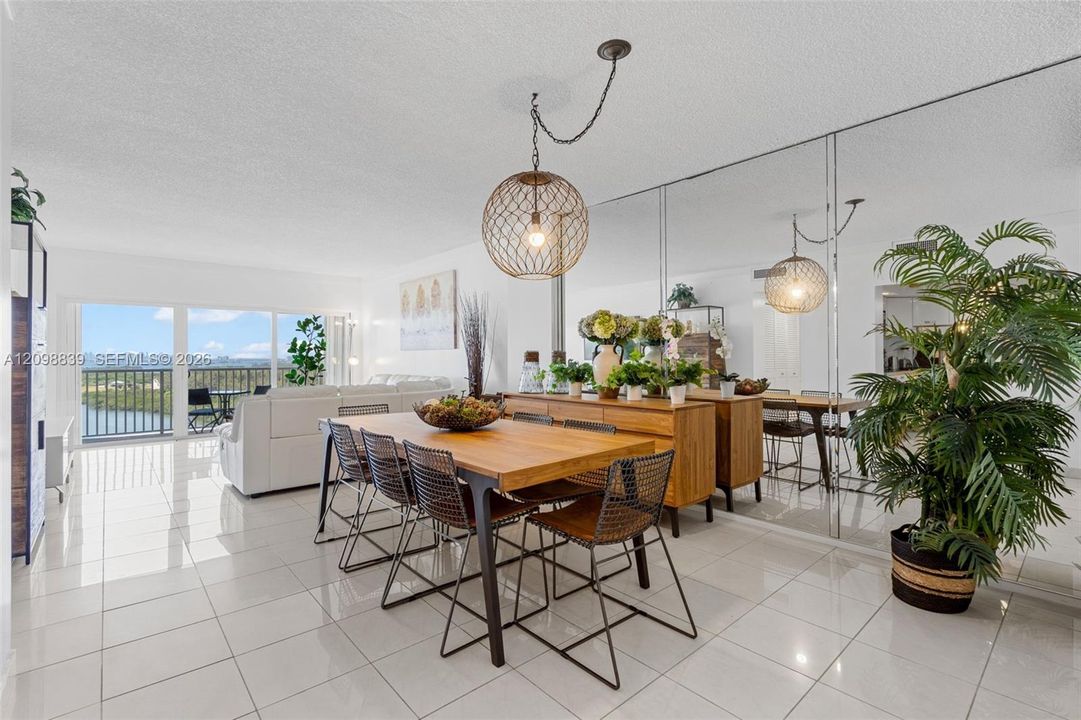For Rent: $3,200 (2 beds, 2 baths, 1220 Square Feet)