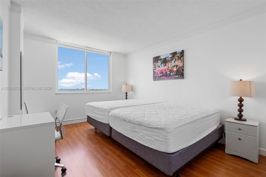 For Rent: $3,200 (2 beds, 2 baths, 1220 Square Feet)