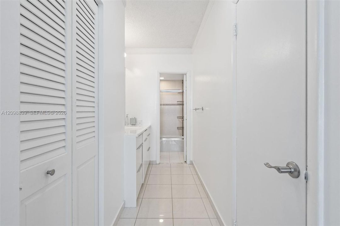 For Rent: $3,200 (2 beds, 2 baths, 1220 Square Feet)