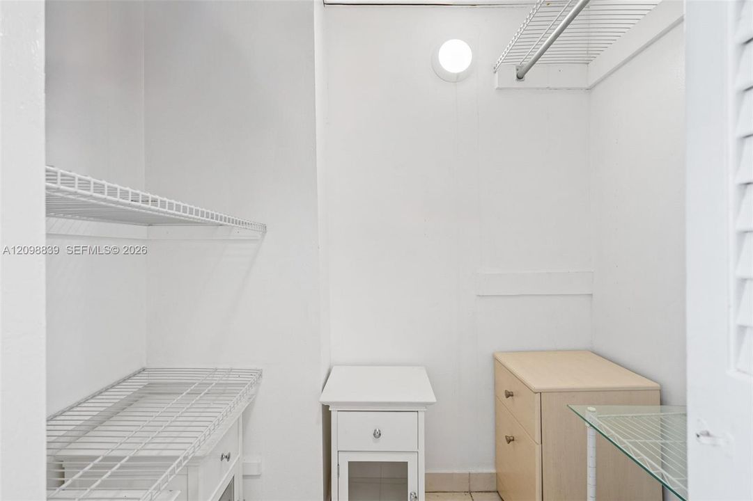 For Rent: $3,200 (2 beds, 2 baths, 1220 Square Feet)