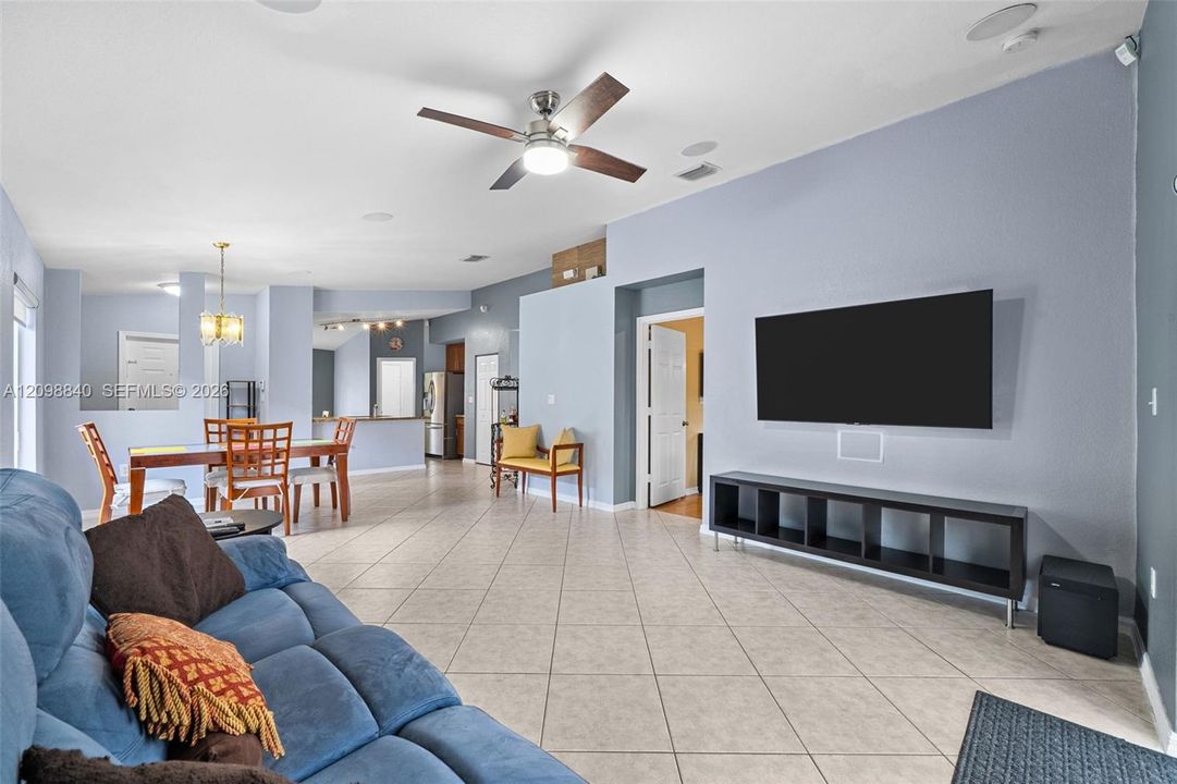 For Sale: $599,900 (3 beds, 2 baths, 1350 Square Feet)