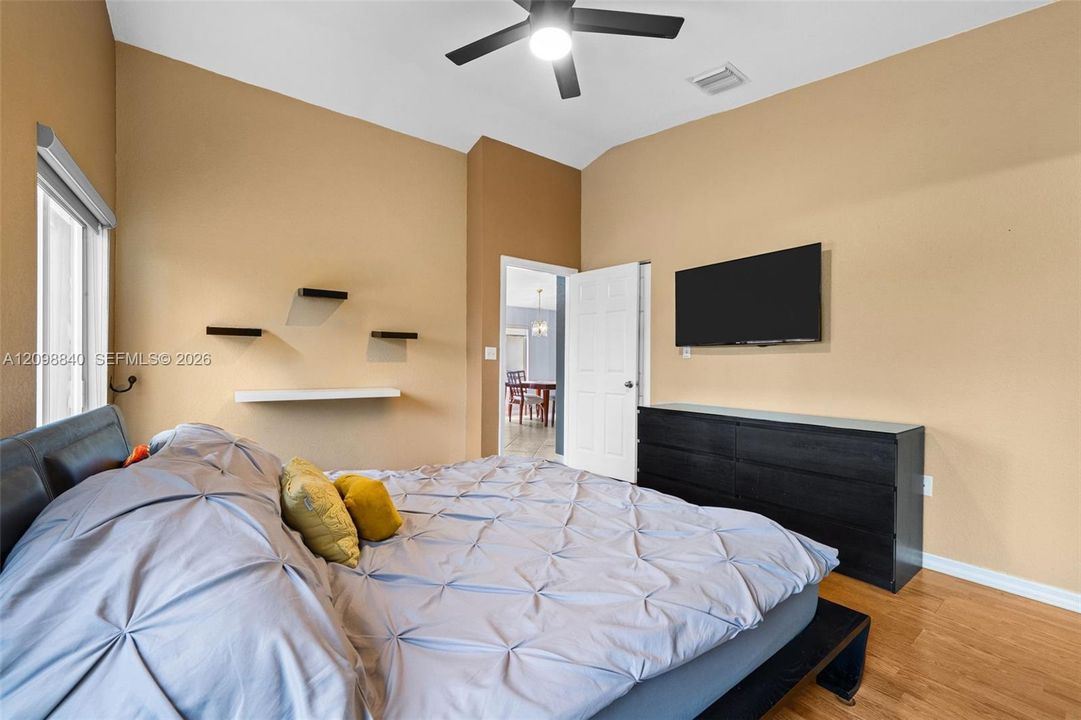 For Sale: $599,900 (3 beds, 2 baths, 1350 Square Feet)