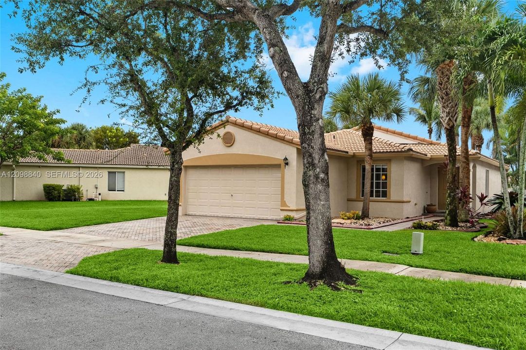 For Sale: $599,900 (3 beds, 2 baths, 1350 Square Feet)