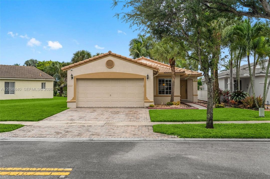 For Sale: $599,900 (3 beds, 2 baths, 1350 Square Feet)