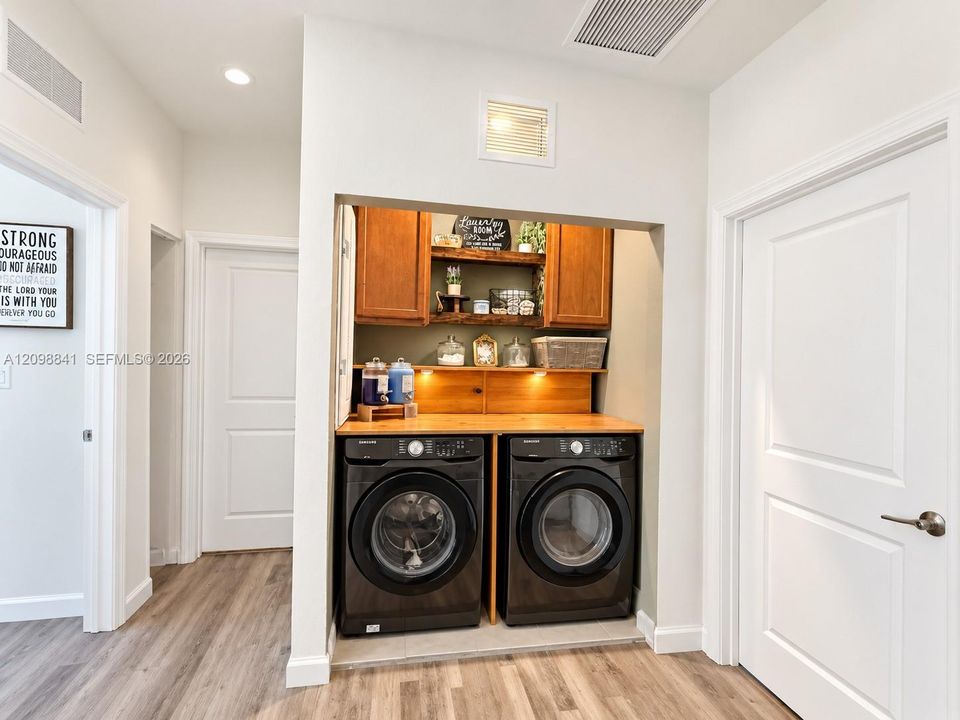 En Venta: $480,000 (3 camas, 2 baños, 1544 Pies cuadrados)
