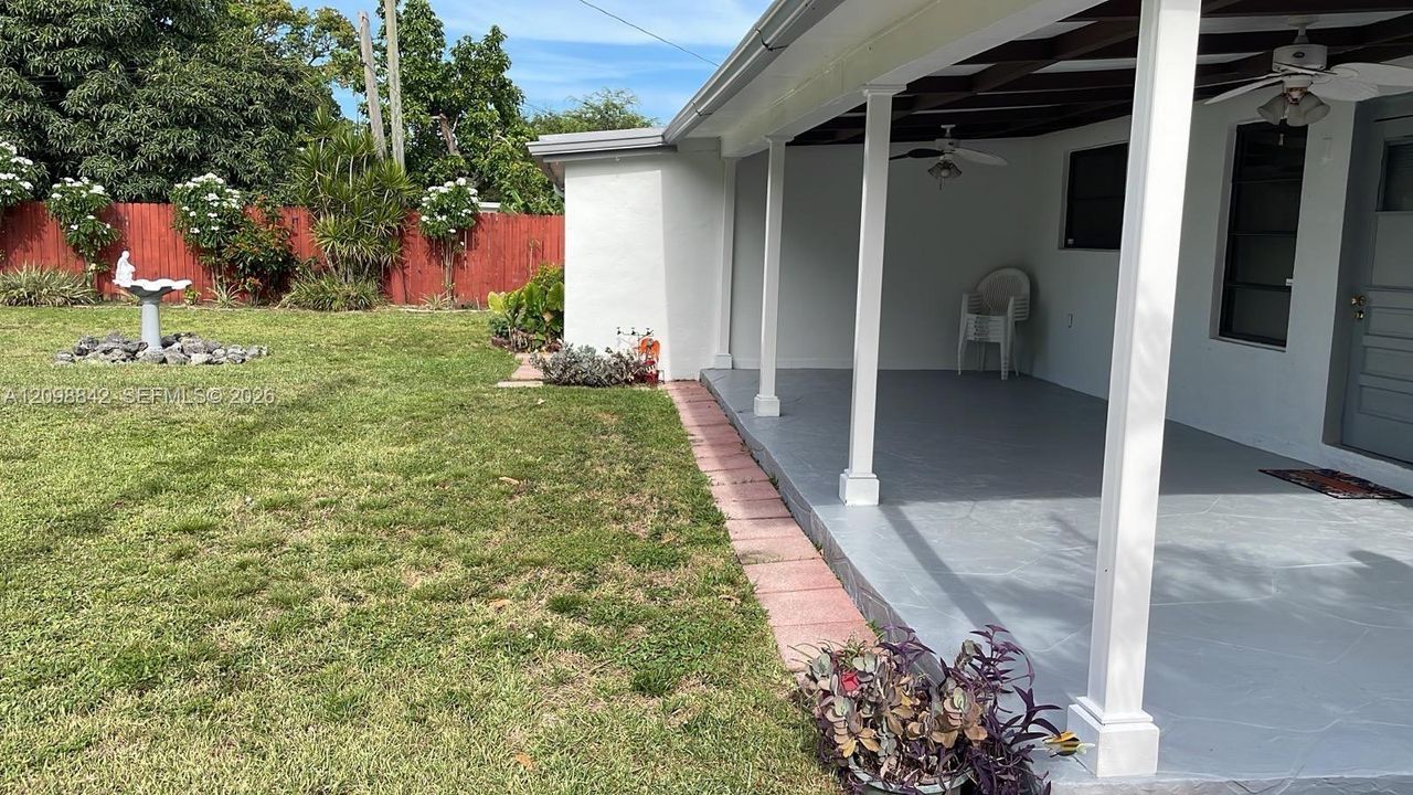 For Rent: $2,700 (3 beds, 1 baths, 1652 Square Feet)