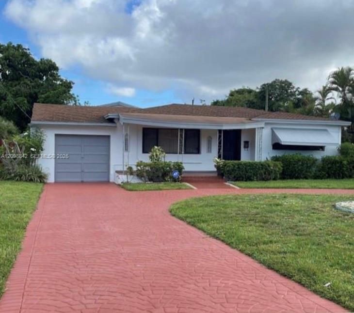 For Rent: $2,700 (3 beds, 1 baths, 1652 Square Feet)