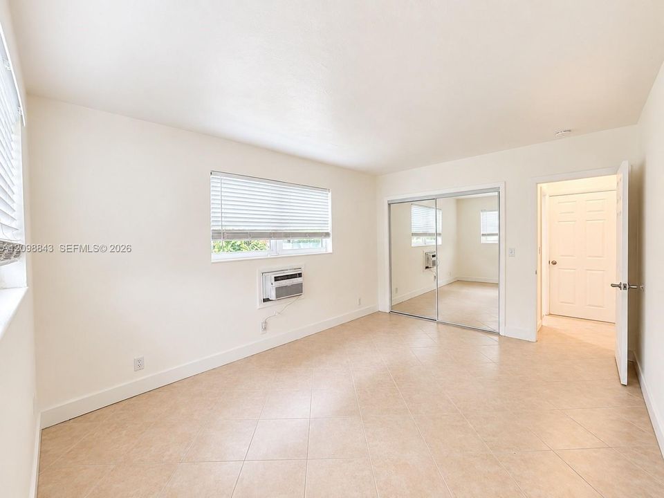 En Renta: $1,575 (1 camas, 1 baños, 3121 Pies cuadrados)