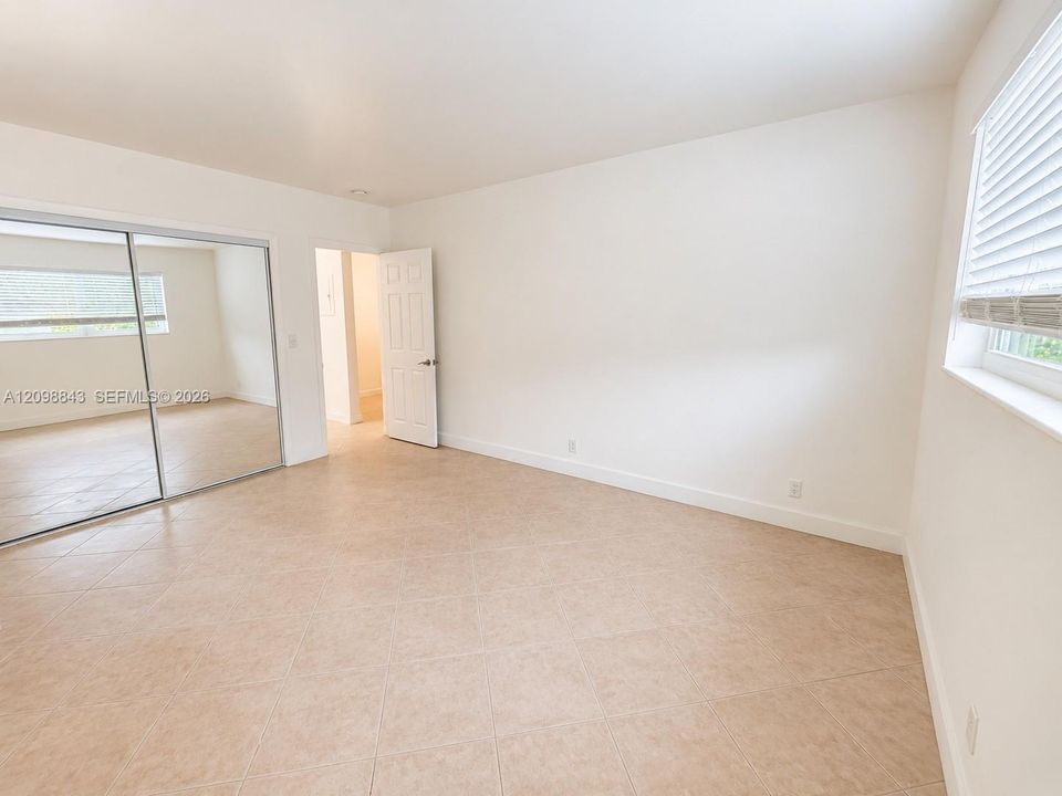En Renta: $1,575 (1 camas, 1 baños, 3121 Pies cuadrados)