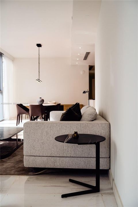 For Rent: $15,500 (2 beds, 2 baths, 1425 Square Feet)