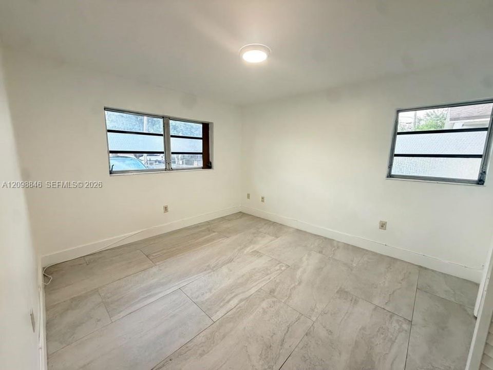 For Rent: $2,300 (2 beds, 1 baths, 3146 Square Feet)