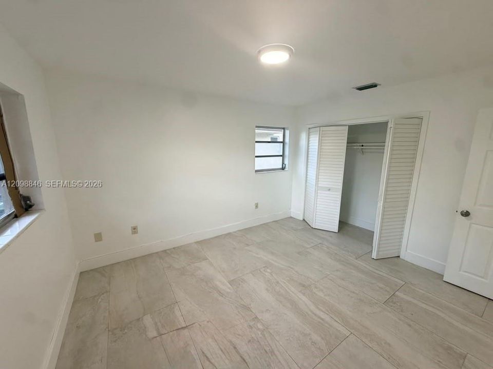 For Rent: $2,300 (2 beds, 1 baths, 3146 Square Feet)
