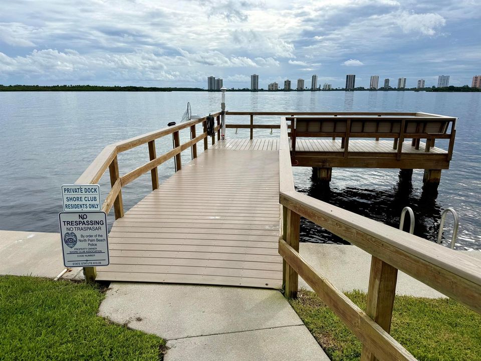 Dock