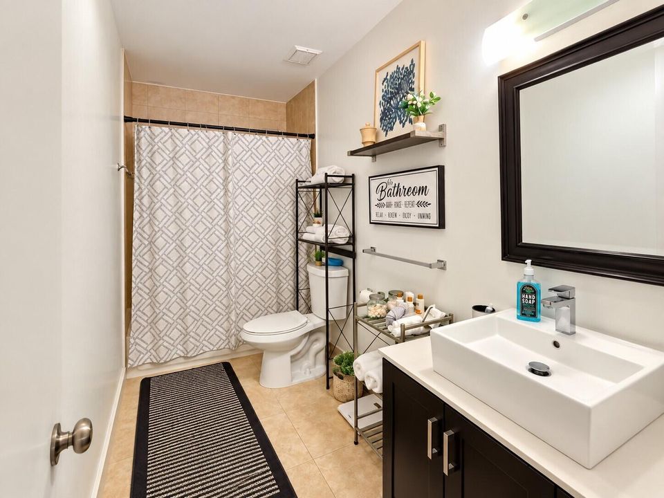 2nd bathroom