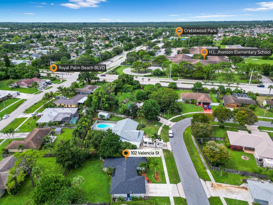 102 Valencia Street - Location Overview