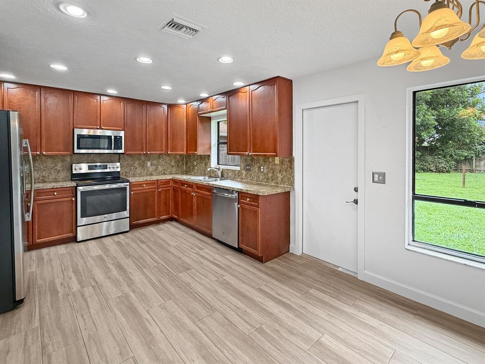 102 Valencia Street Kitchen