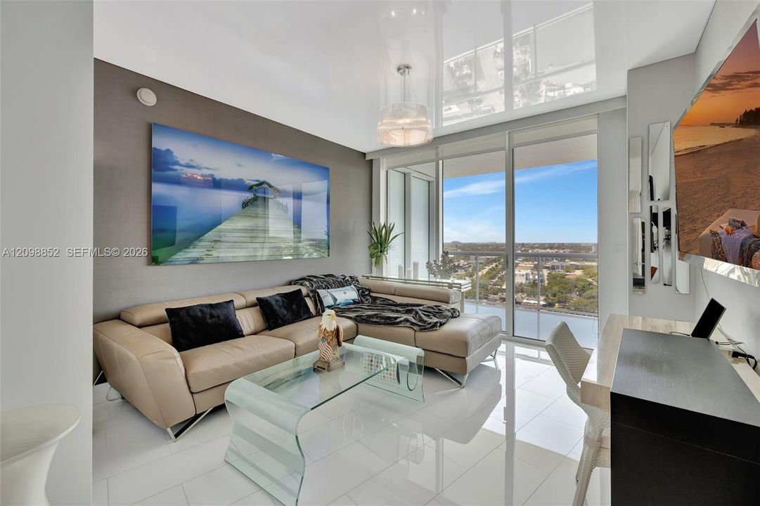 For Sale: $1,350,000 (2 beds, 2 baths, 1442 Square Feet)