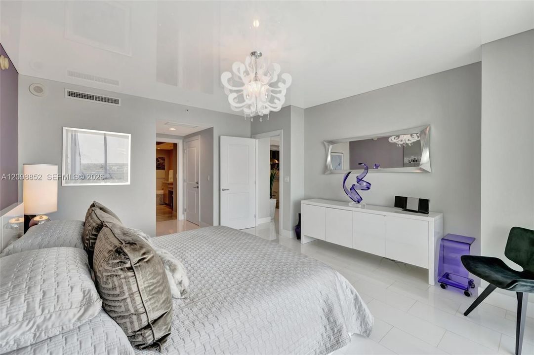 For Sale: $1,350,000 (2 beds, 2 baths, 1442 Square Feet)
