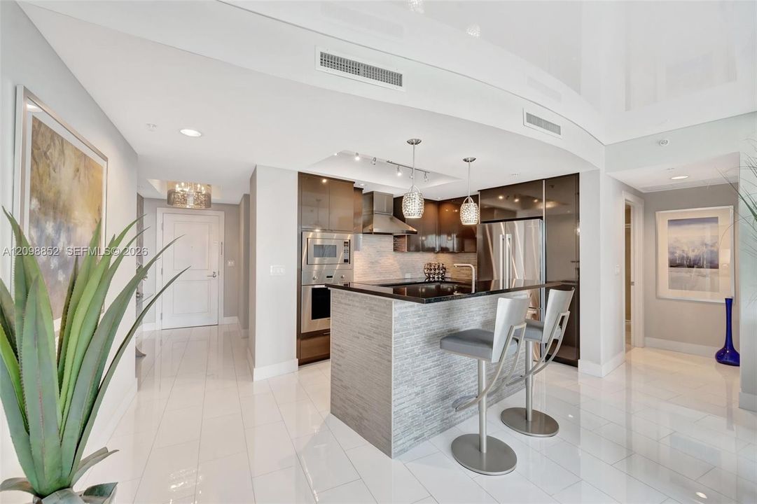 For Sale: $1,350,000 (2 beds, 2 baths, 1442 Square Feet)