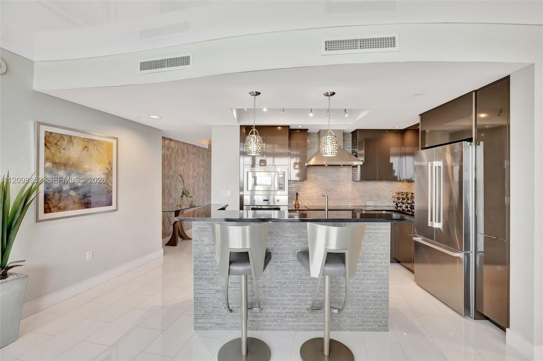For Sale: $1,350,000 (2 beds, 2 baths, 1442 Square Feet)