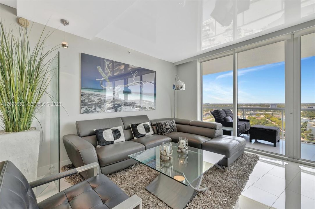 For Sale: $1,350,000 (2 beds, 2 baths, 1442 Square Feet)