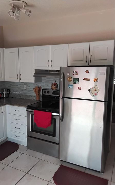 For Rent: $2,600 (3 beds, 2 baths, 1235 Square Feet)
