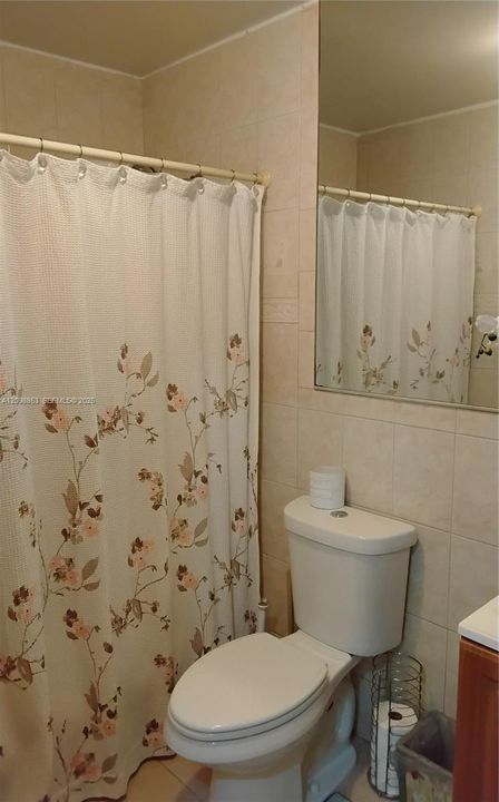 For Rent: $2,600 (3 beds, 2 baths, 1235 Square Feet)