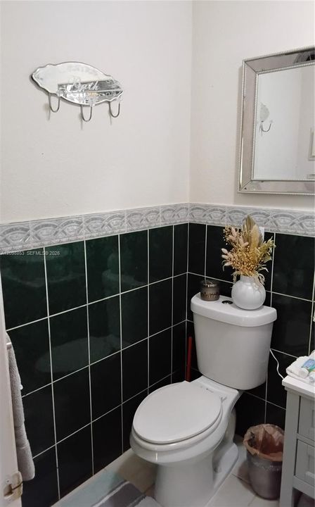 For Rent: $2,600 (3 beds, 2 baths, 1235 Square Feet)