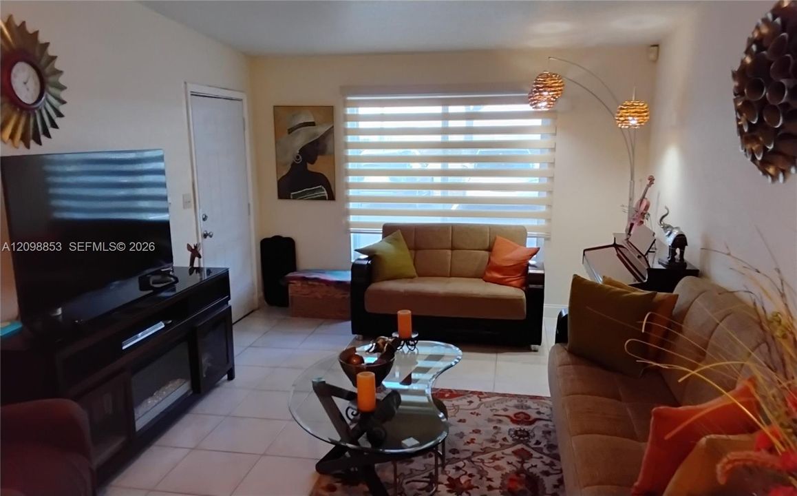 For Rent: $2,600 (3 beds, 2 baths, 1235 Square Feet)