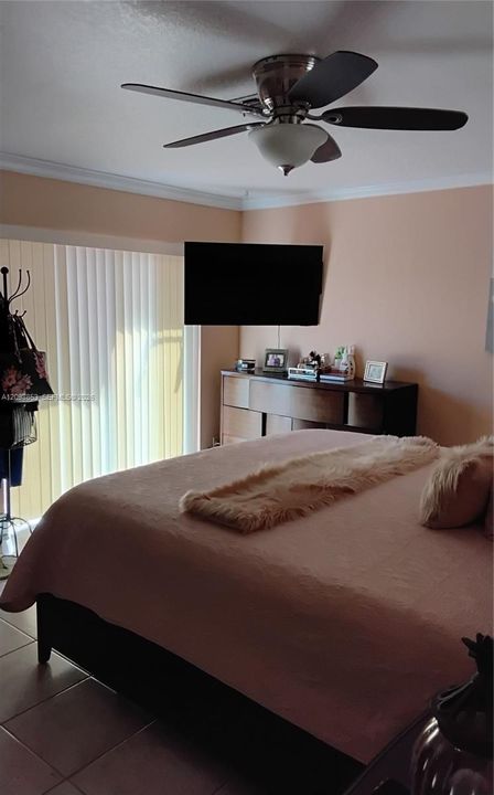 For Rent: $2,600 (3 beds, 2 baths, 1235 Square Feet)