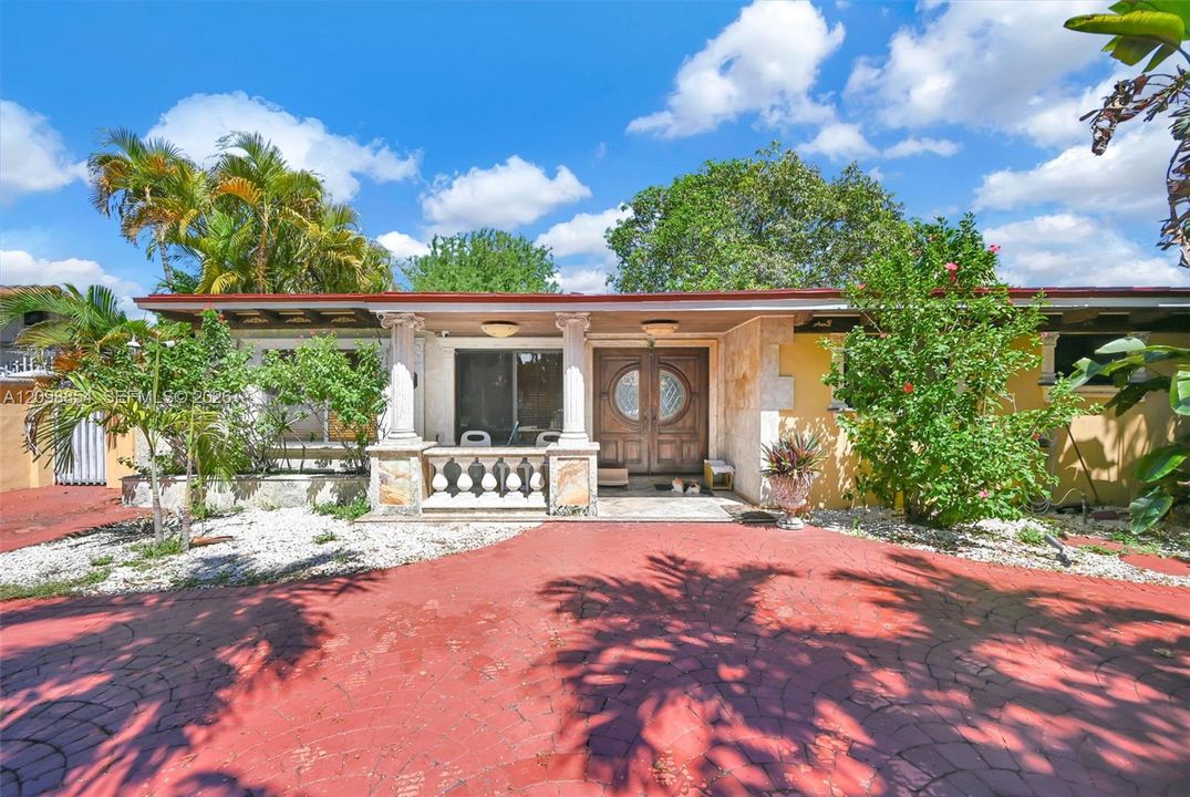 待售: $850,000 (5 贝兹, 3 浴室, 3529 平方英尺)