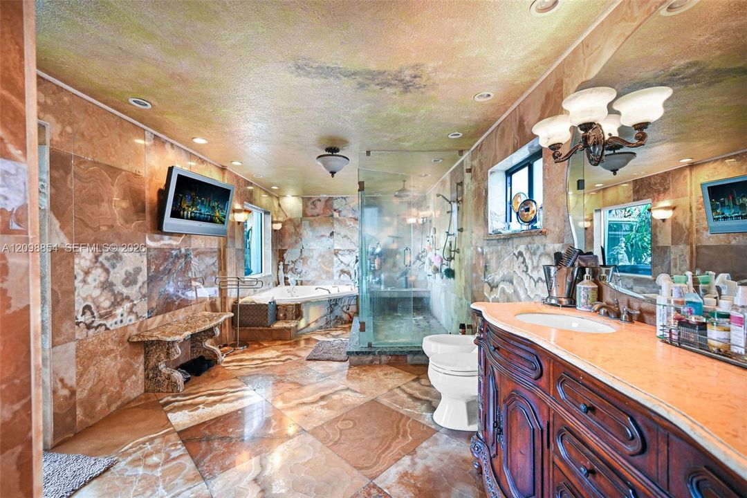 待售: $850,000 (5 贝兹, 3 浴室, 3529 平方英尺)