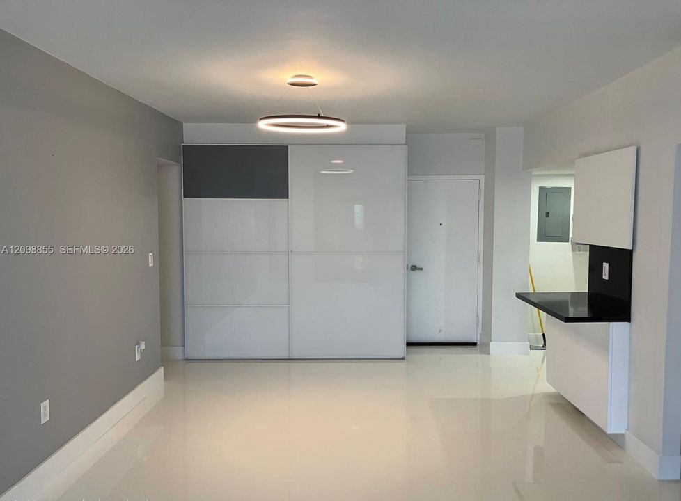 For Sale: $345,000 (0 beds, 0 baths, 762 Square Feet)