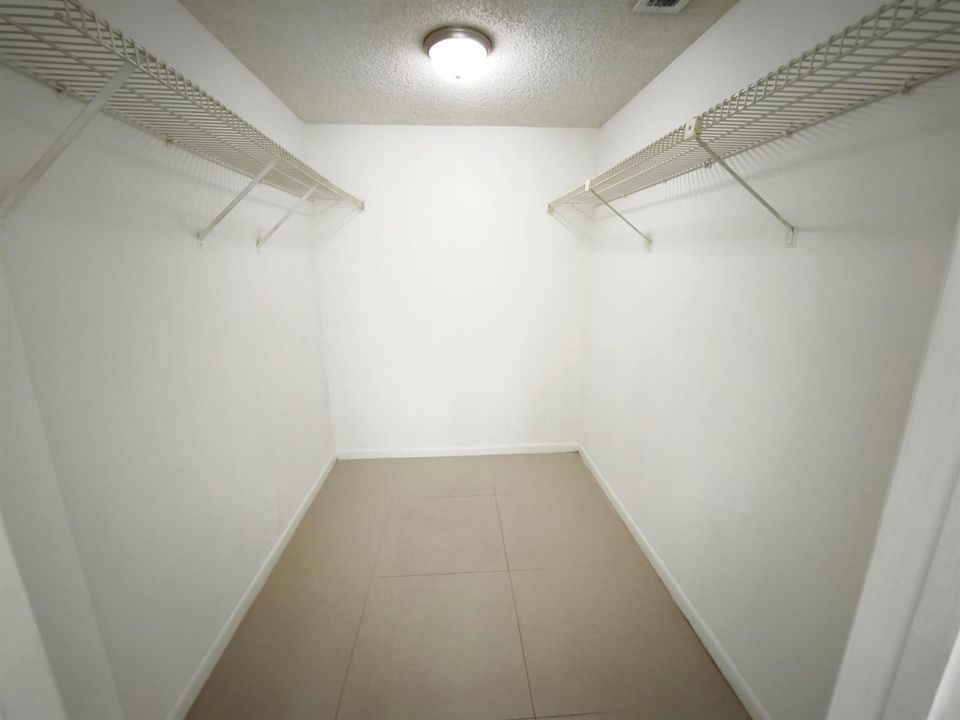 Walk in closet
