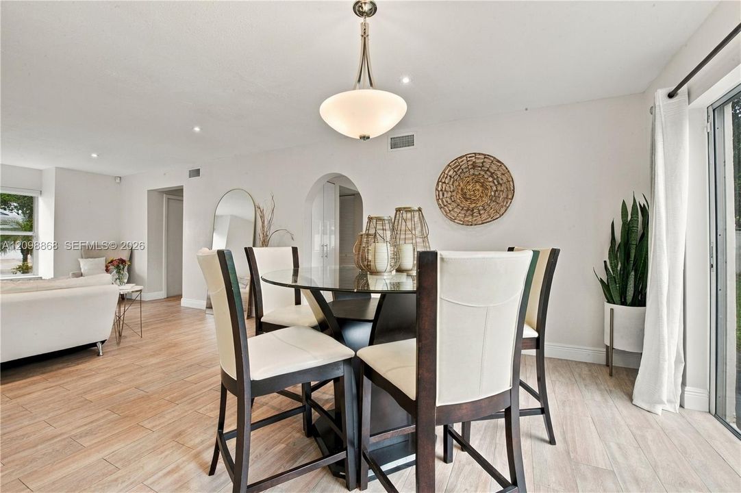 For Sale: $620,000 (3 beds, 2 baths, 1798 Square Feet)