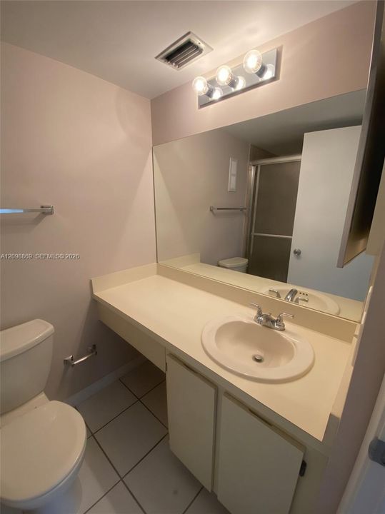 For Sale: $175,000 (2 beds, 2 baths, 832 Square Feet)