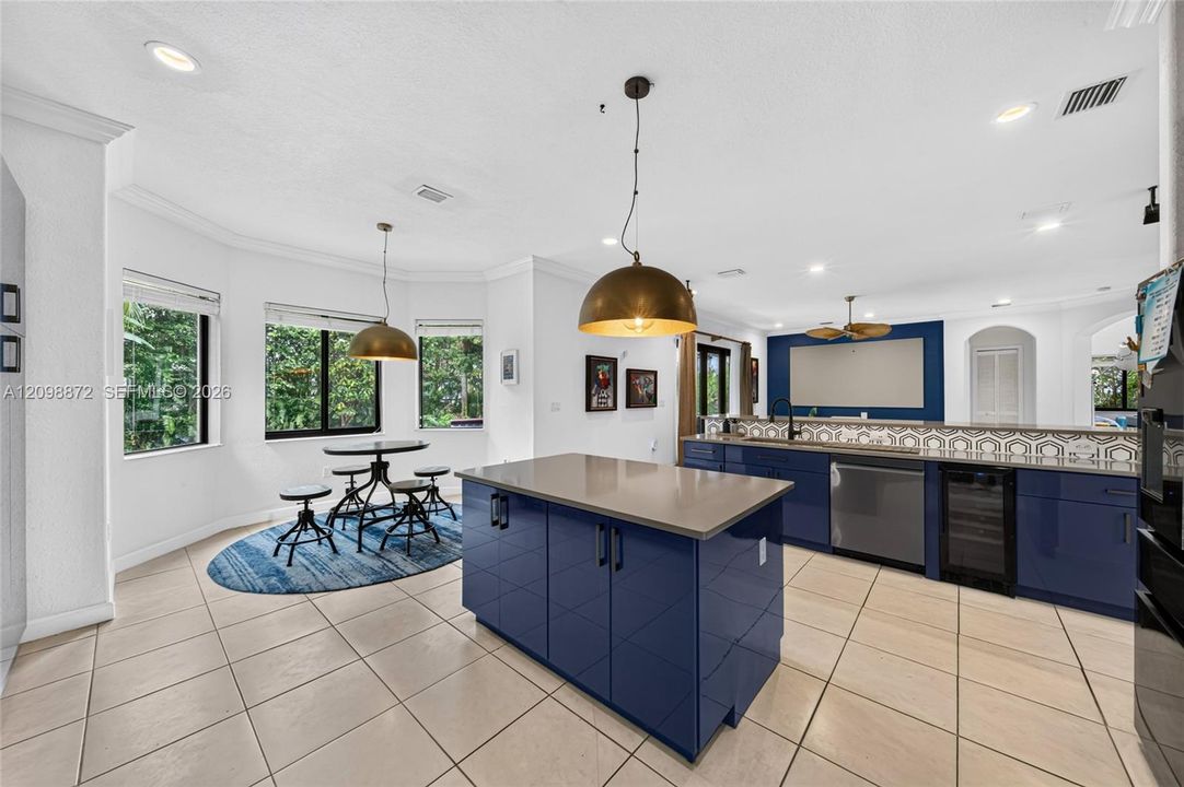 For Sale: $1,289,000 (5 beds, 4 baths, 4717 Square Feet)