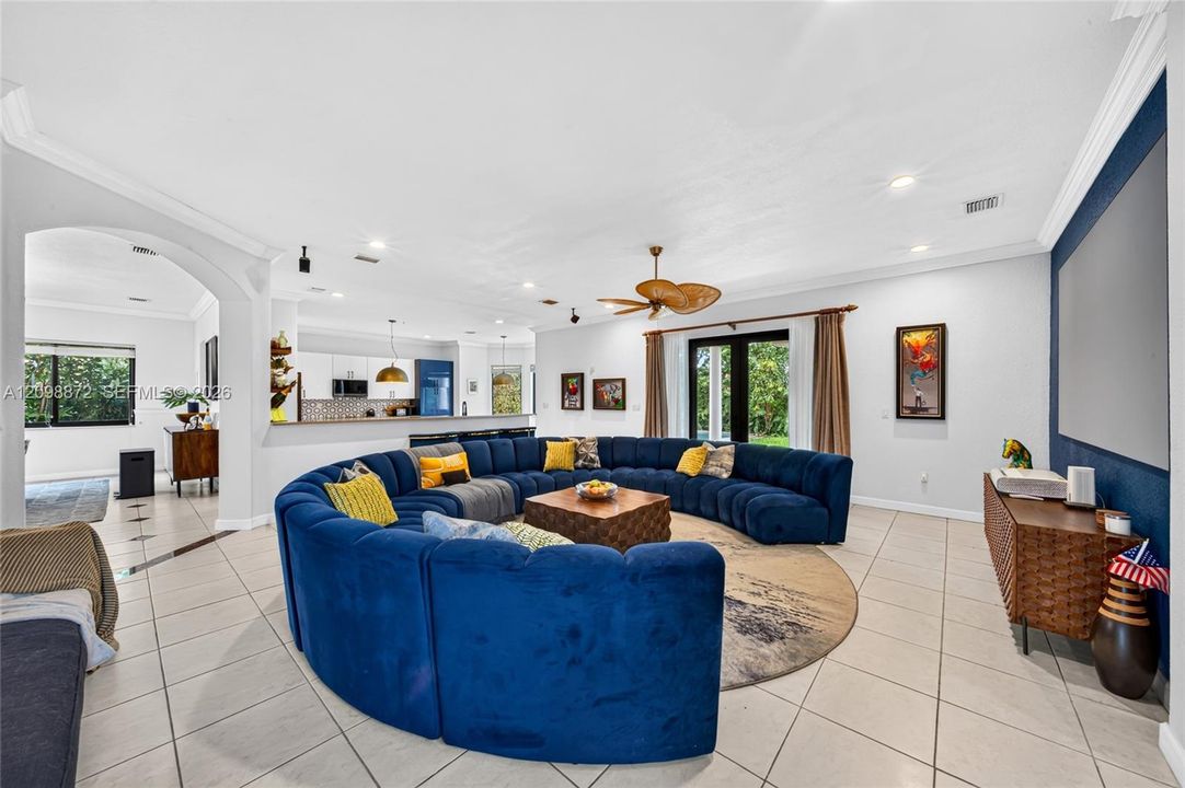 For Sale: $1,289,000 (5 beds, 4 baths, 4717 Square Feet)