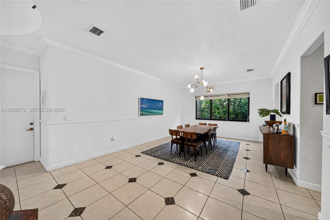 For Sale: $1,289,000 (5 beds, 4 baths, 4717 Square Feet)