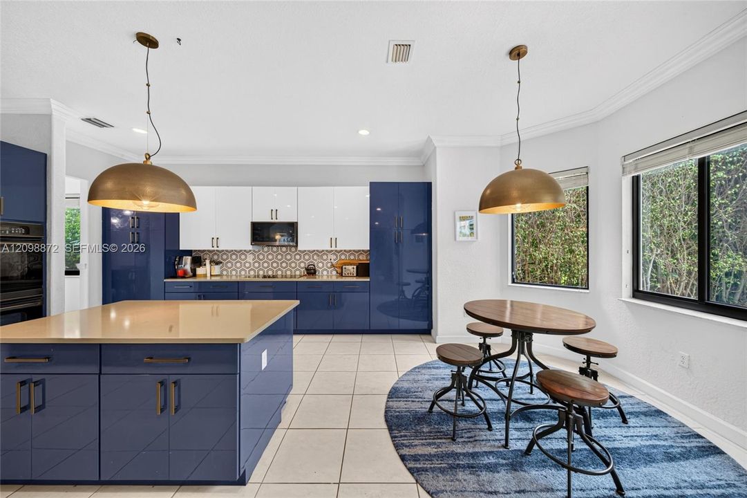 For Sale: $1,289,000 (5 beds, 4 baths, 4717 Square Feet)