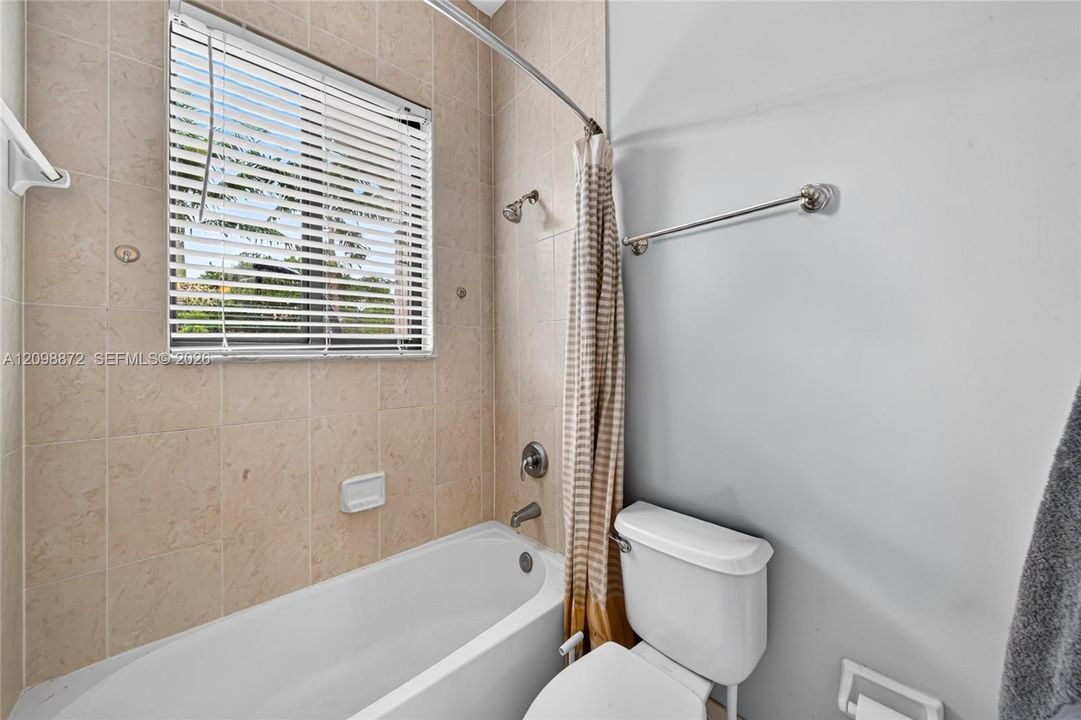 For Sale: $1,289,000 (5 beds, 4 baths, 4717 Square Feet)