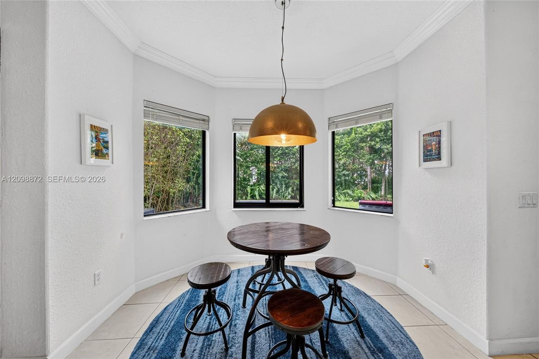 For Sale: $1,289,000 (5 beds, 4 baths, 4717 Square Feet)