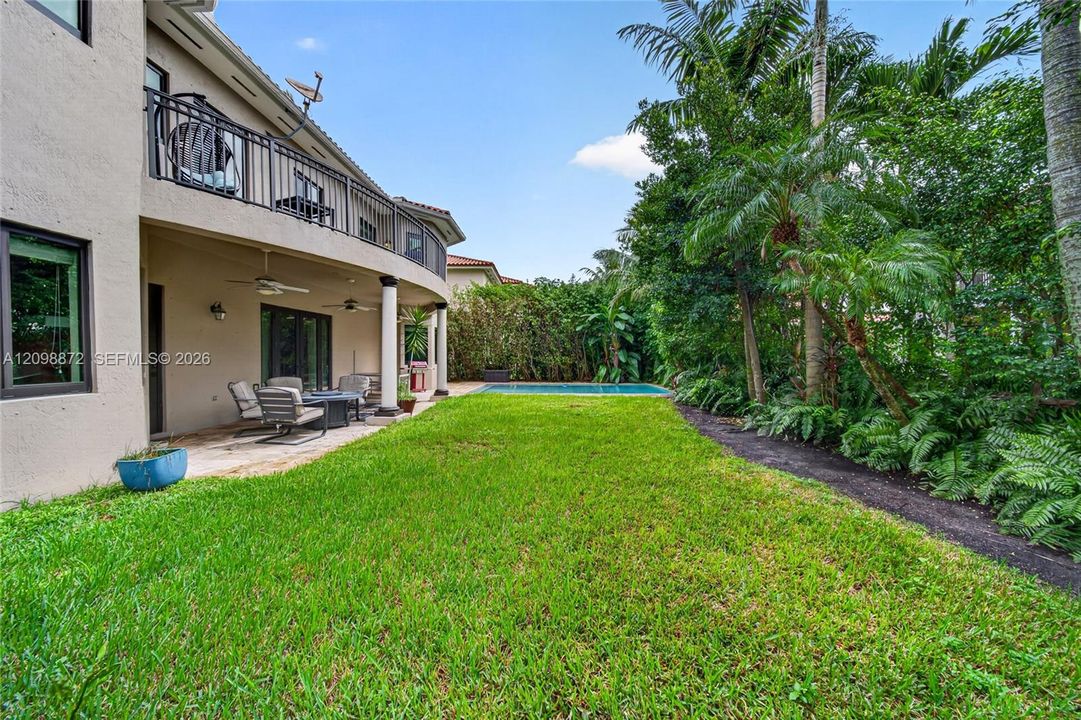 For Sale: $1,289,000 (5 beds, 4 baths, 4717 Square Feet)