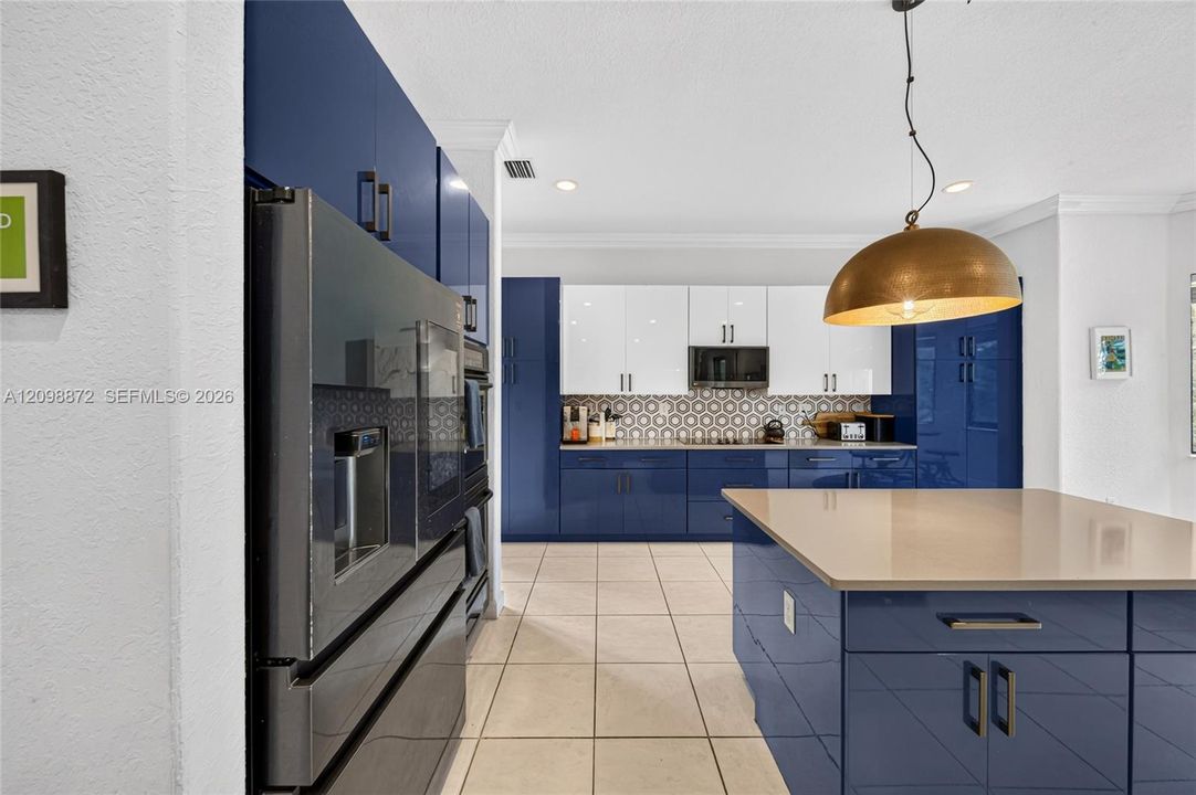For Sale: $1,289,000 (5 beds, 4 baths, 4717 Square Feet)
