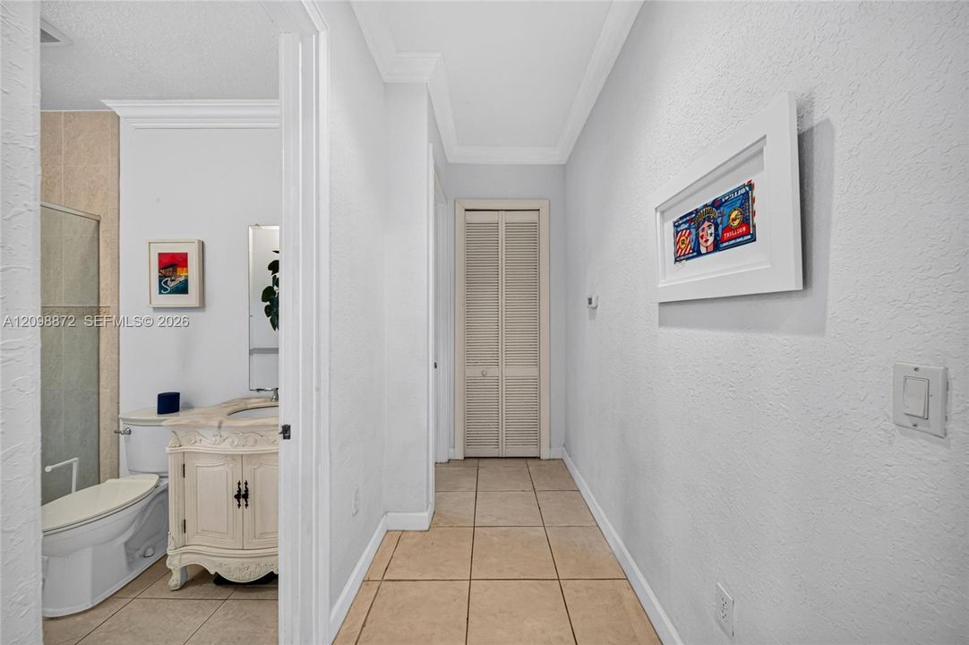 For Sale: $1,289,000 (5 beds, 4 baths, 4717 Square Feet)
