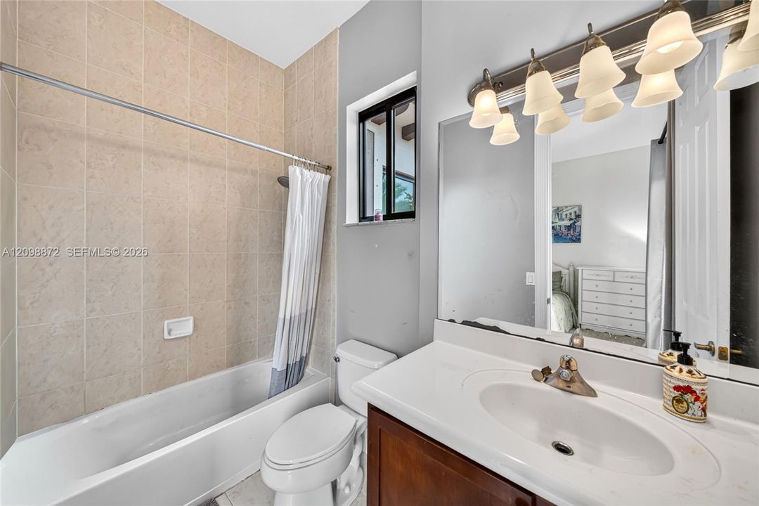 For Sale: $1,289,000 (5 beds, 4 baths, 4717 Square Feet)