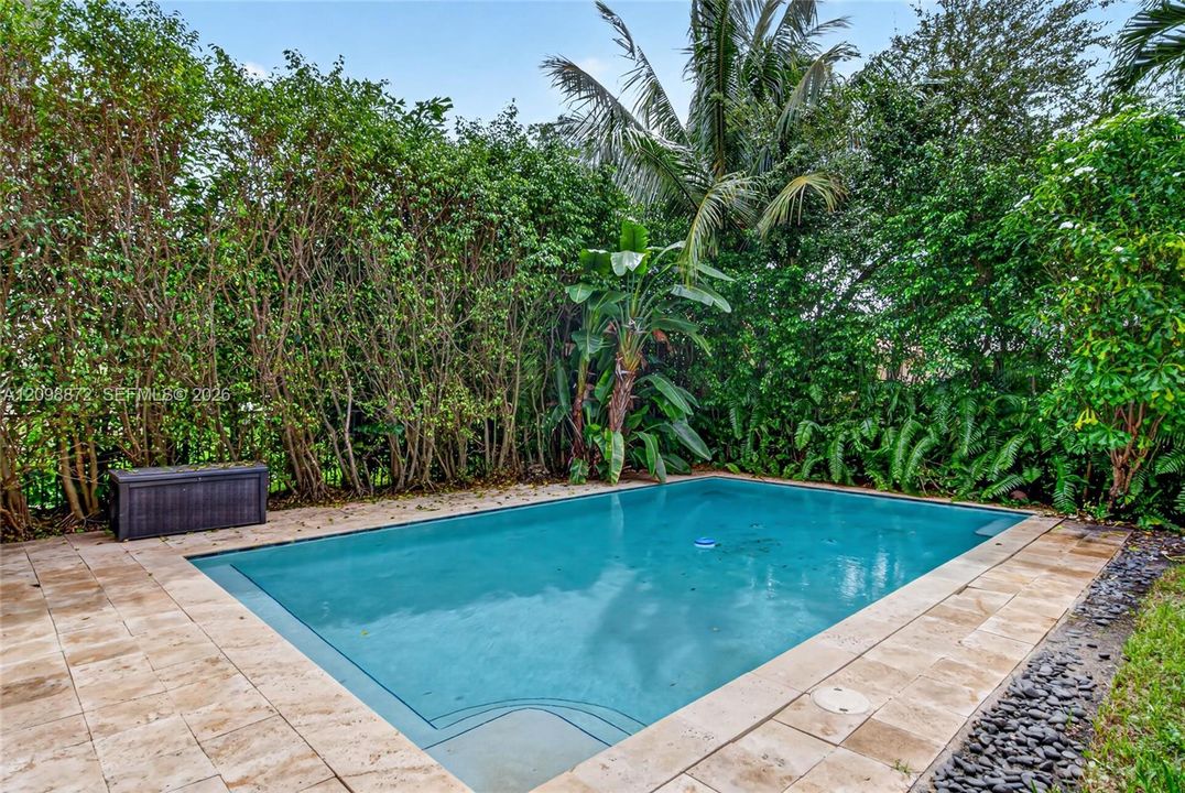 For Sale: $1,289,000 (5 beds, 4 baths, 4717 Square Feet)