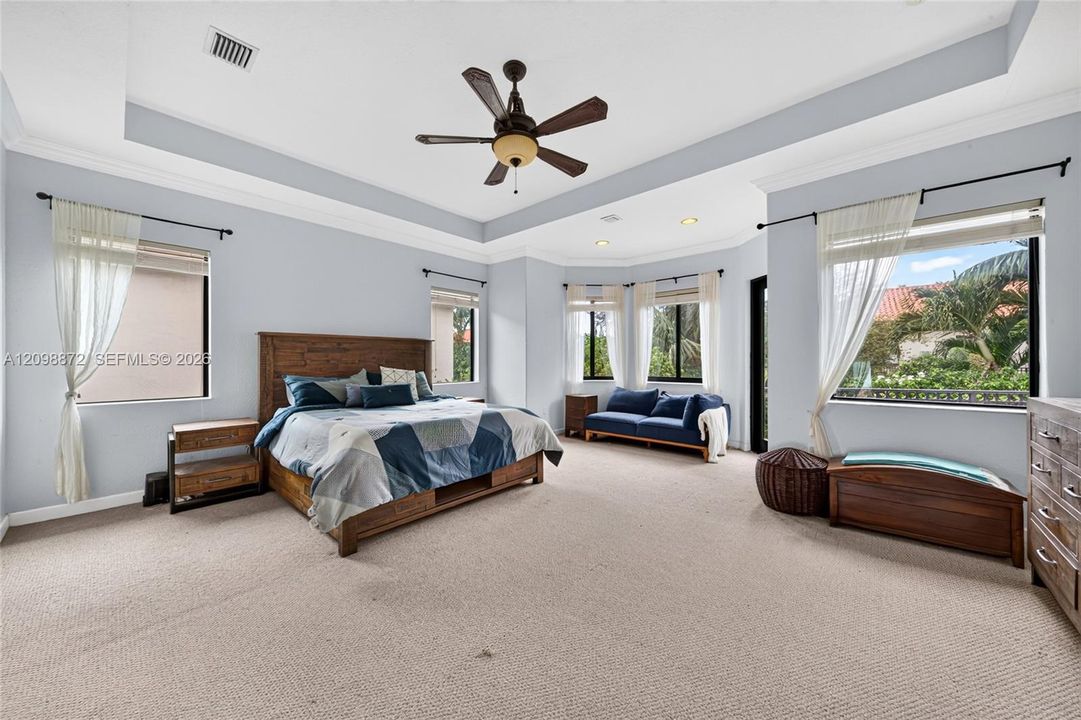 For Sale: $1,289,000 (5 beds, 4 baths, 4717 Square Feet)