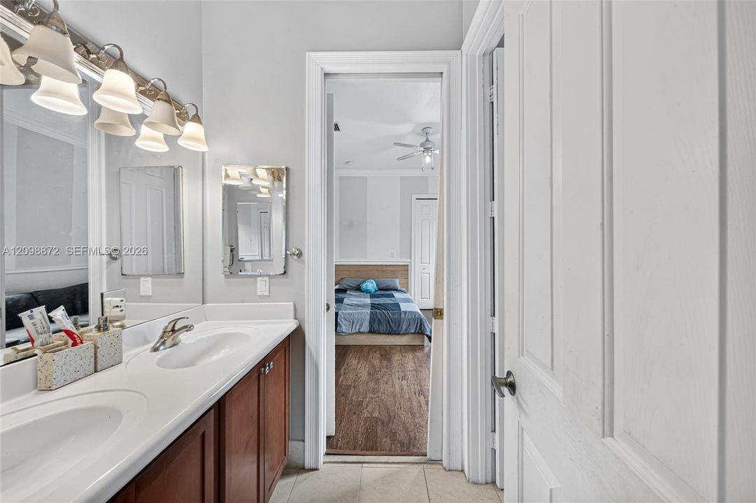 For Sale: $1,289,000 (5 beds, 4 baths, 4717 Square Feet)